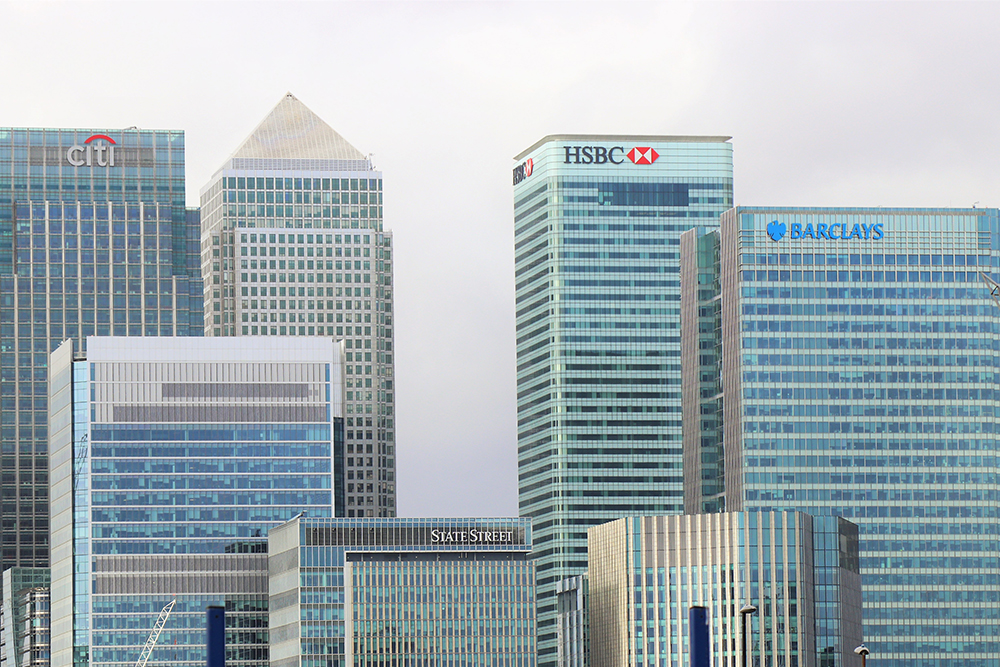 BANKING & FINANCE